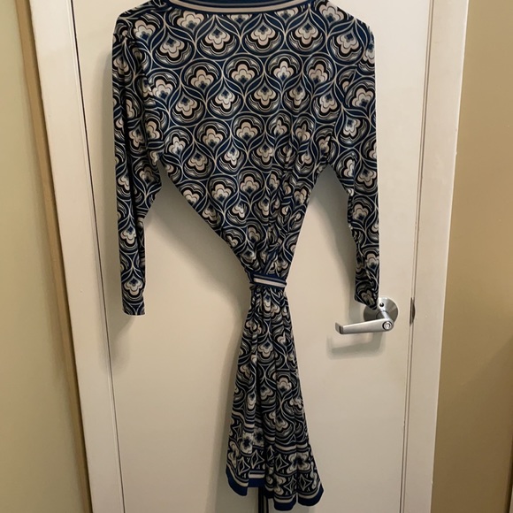 Max Studio Psychedelic Print 3/4 Sleeves Wrap Dress - Picture 4 of 6